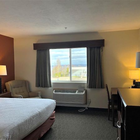 Americinn By Wyndham Petoskey Bagian luar foto