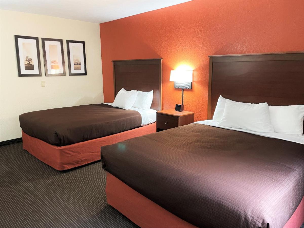 Americinn By Wyndham Petoskey Bagian luar foto