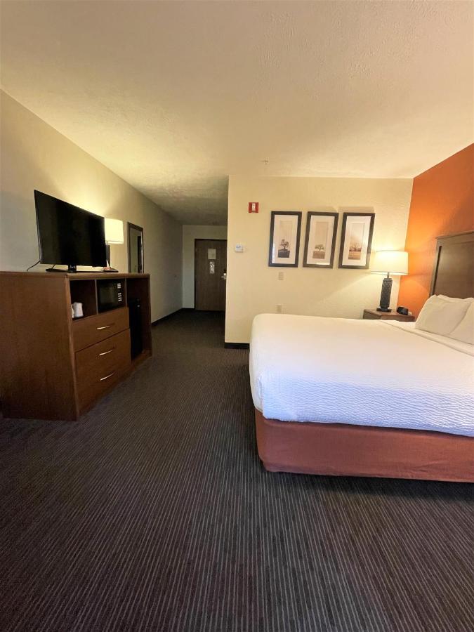 Americinn By Wyndham Petoskey Bagian luar foto