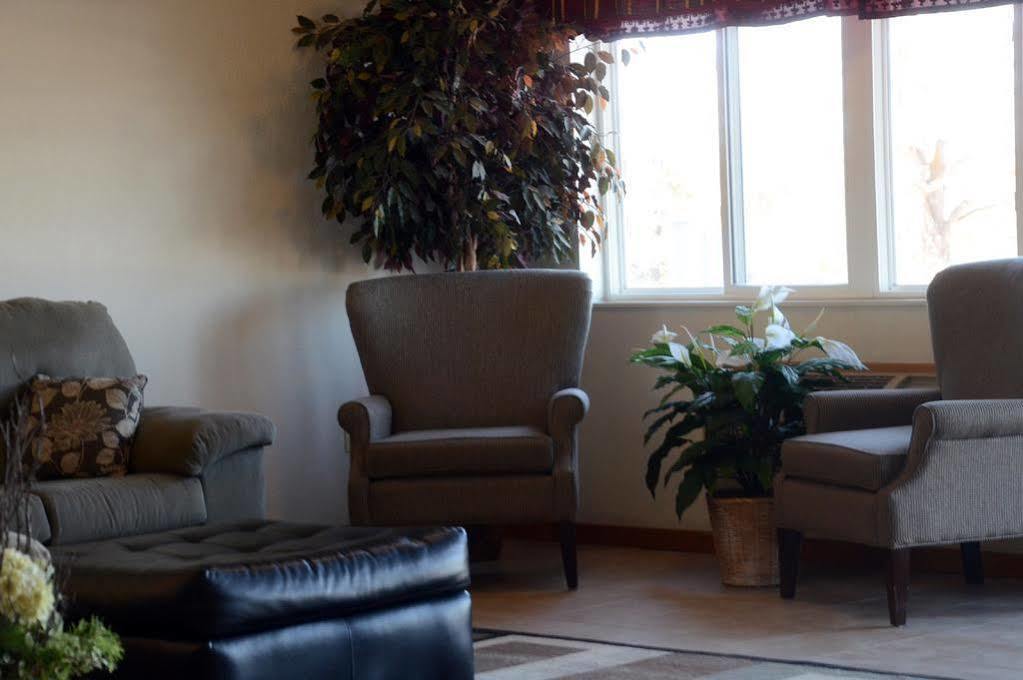 Americinn By Wyndham Petoskey Bagian luar foto