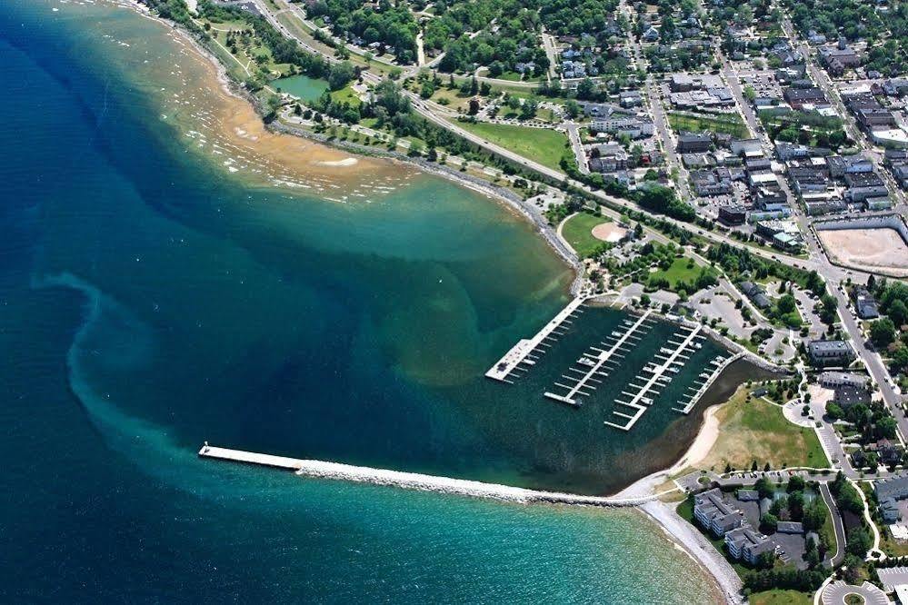 Americinn By Wyndham Petoskey Bagian luar foto