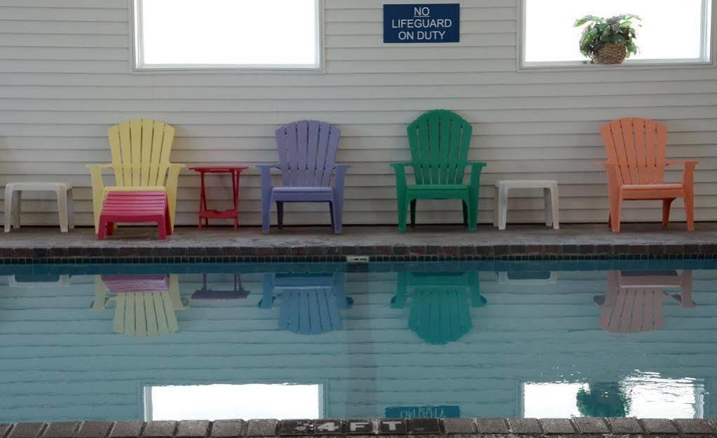 Americinn By Wyndham Petoskey Bagian luar foto
