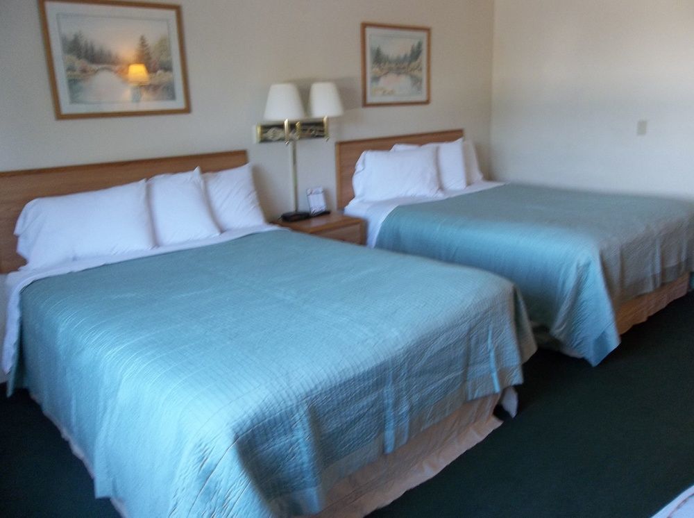 Americinn By Wyndham Petoskey Bagian luar foto